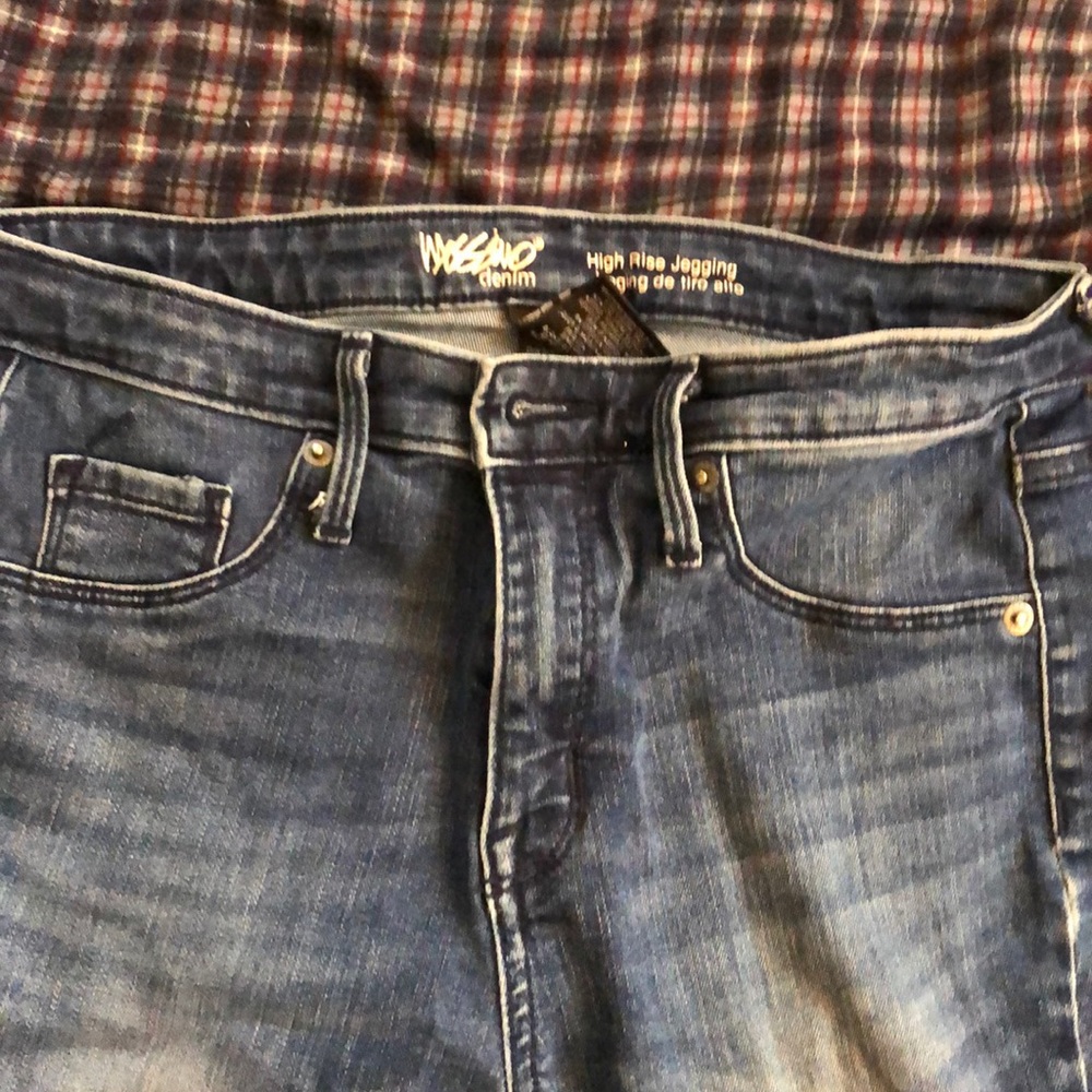 Jeggings. Denim.